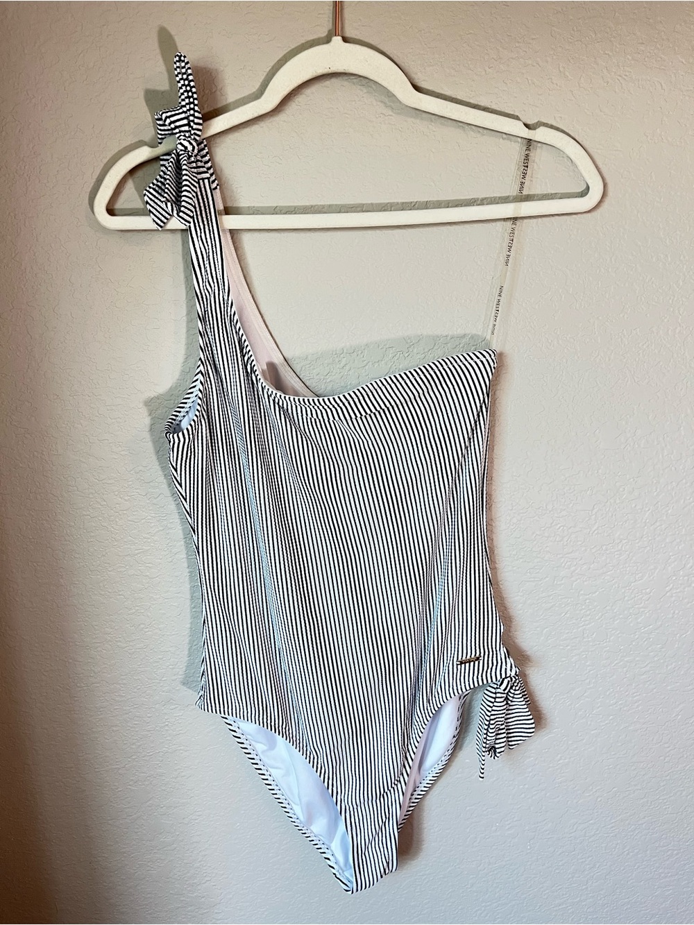 Nine West One Shoulder One Piece Swimsuit Large Black White Stripe Tie Side